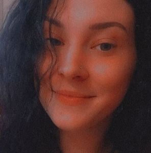 Meet your Posher, Chloe